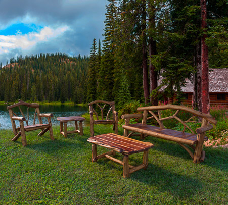 Red Cedar Kitchen Cabinets with Bar